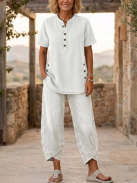 Simple and comfortable short-sleeved top and cropped jeans set